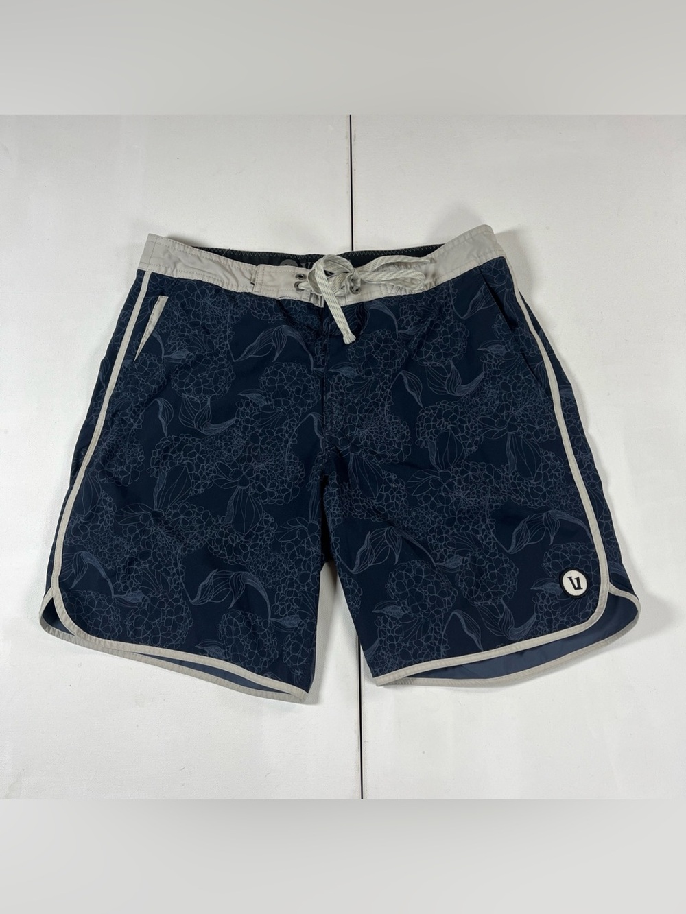 Vuori Cruise Board Shorts Men’s 30 Floral Wildflower V314 Swim Beach Surf
